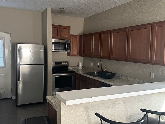 4th image of 163 Pinecrest Dr