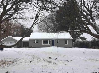 29 Woodside Dr, Burnt Hills, NY 12027
