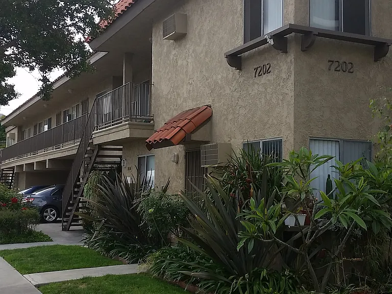 Bright & Wardman Apartments — Photo 15