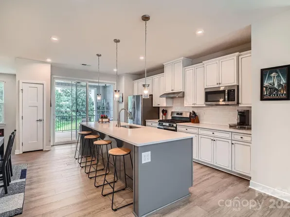 9729 Oaklawn Blvd, Huntersville, NC 28078