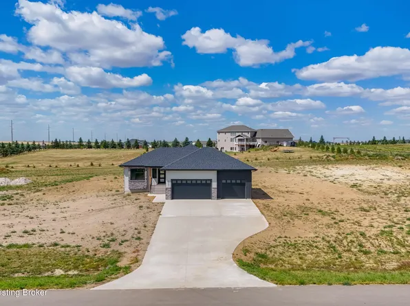 4063 Acres Dr, Dickinson, ND 58601