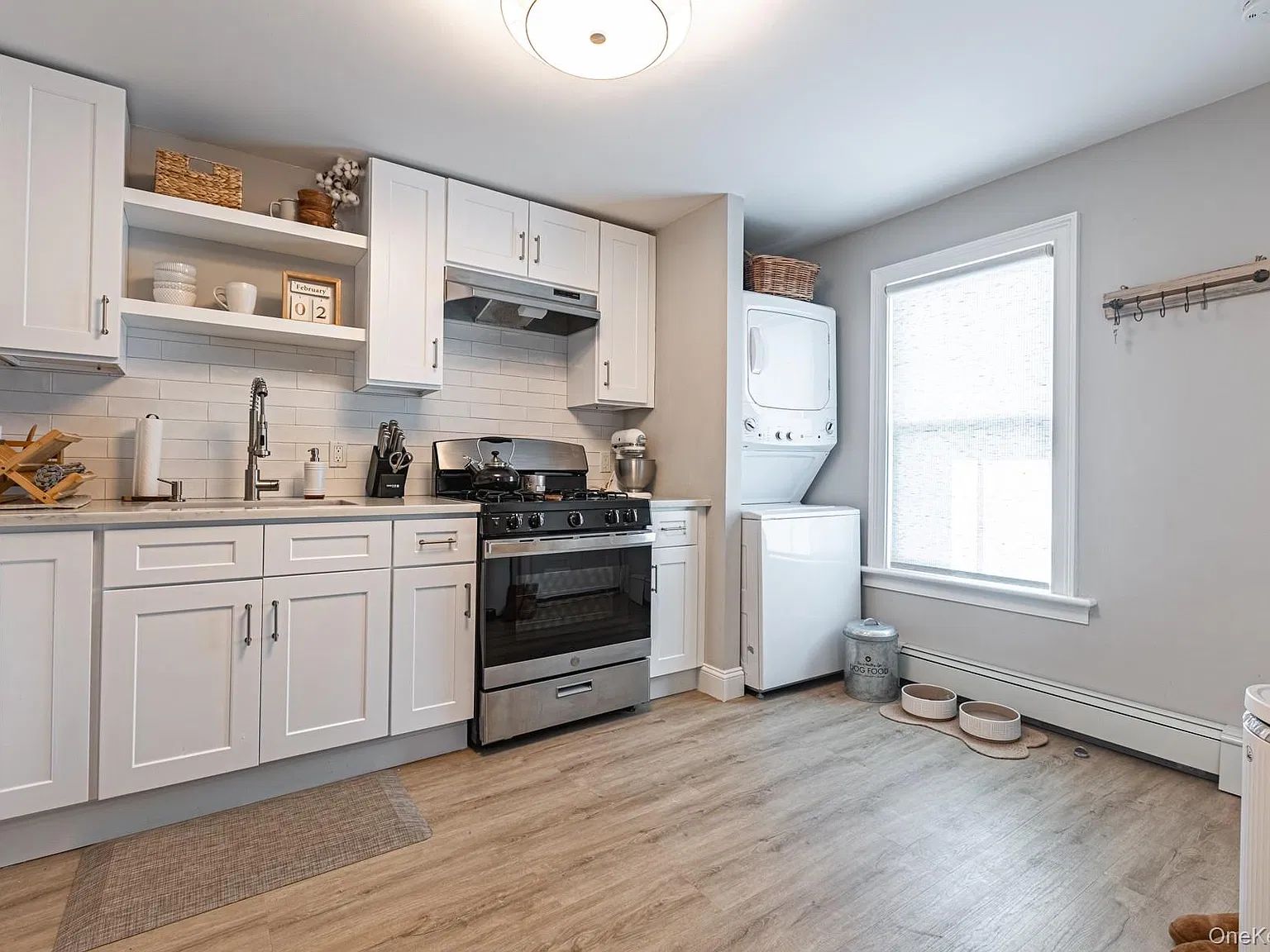2 bed, 1.0 bath, 1200 sqft, $2,900 — Photo 2