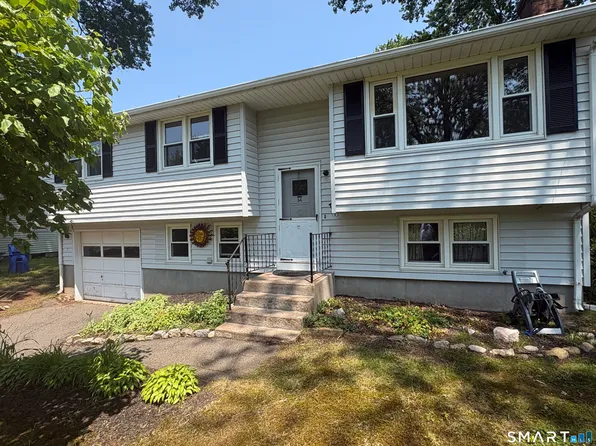 34 Berkeley Place, Newington, CT 06111