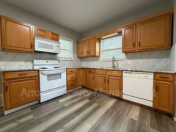 5th image of 1901 Sumner St