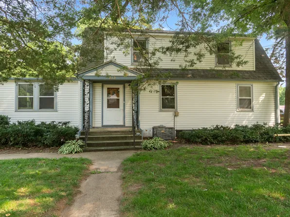 7913 Oak St, Dixon, IL 61021