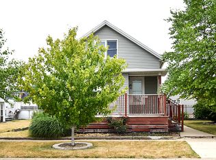 214 20th Ave, Naplate, IL 61350