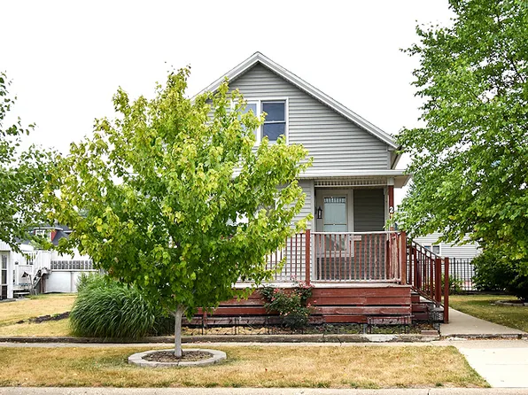 214 20th Ave, Naplate, IL 61350