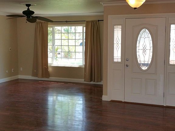 3rd image of 2082 Valley Lake Dr