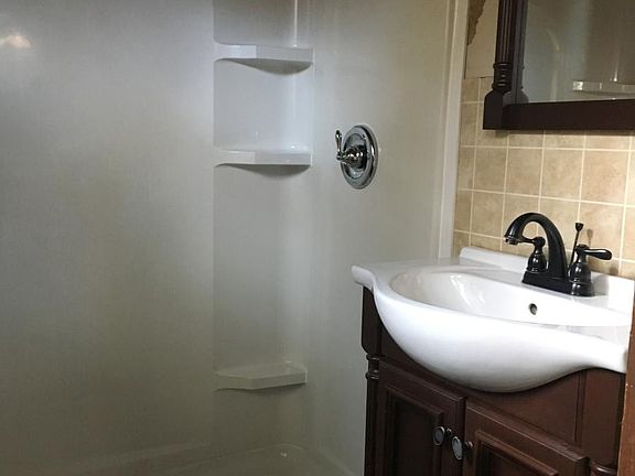 5th image of 2525 Garfield Ave