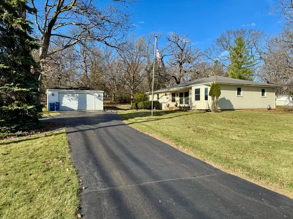 5544 Gages Lake Rd, Gurnee, IL 60031