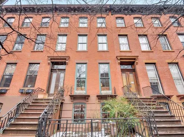 111 Saint James Pl, Brooklyn, NY 11238