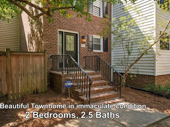106 Gunston Ct, Chapel Hill, NC 27514