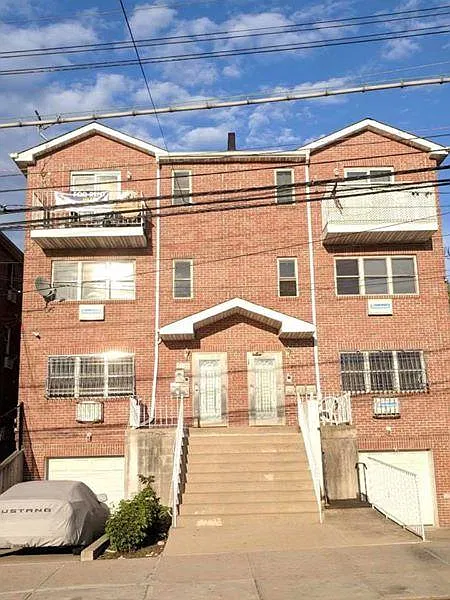 Building Photo 3