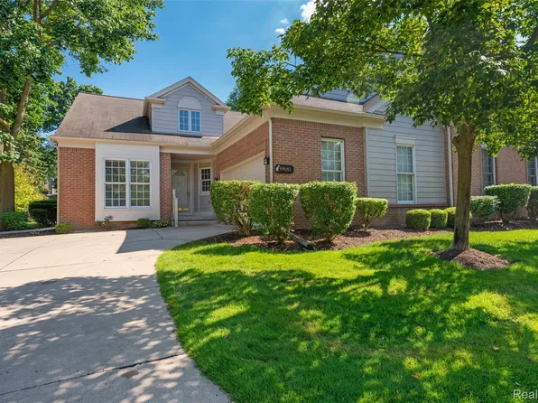 39681 Muirfield Ln, Northville, MI 48168