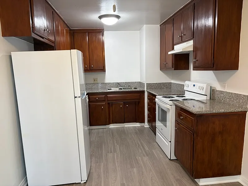 Faircrest Apts — Photo 3