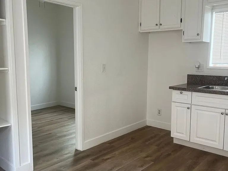 935 Alamitos Ave — Photo 17
