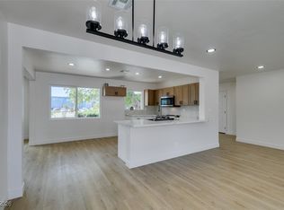 1041 E Saint Louis Ave, Las Vegas, NV 89104