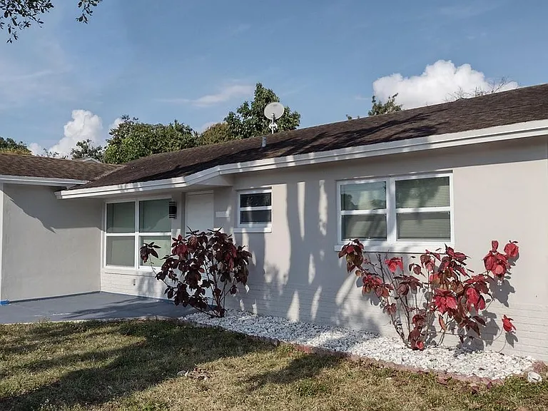 22682 SW 65th Ter — Photo 4