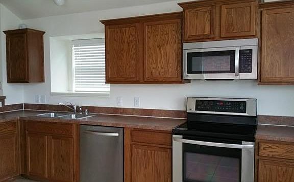 3rd image of 224 Tanglewood Pl
