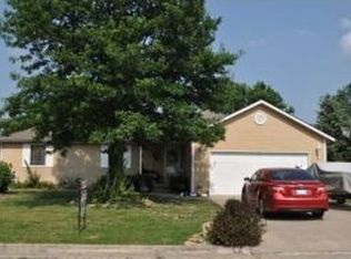 1015 Meadow View Dr, Webb City, MO 64870