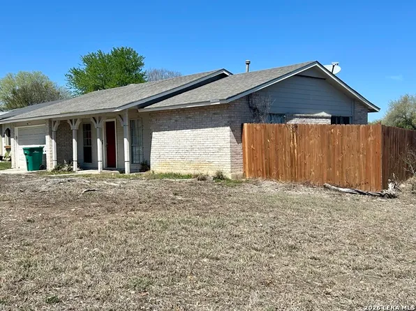 104 N Meadow St, Converse, TX 78109
