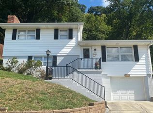 12 Fairview Ter, Wheeling, WV 26003