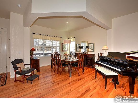 Spacious open entry