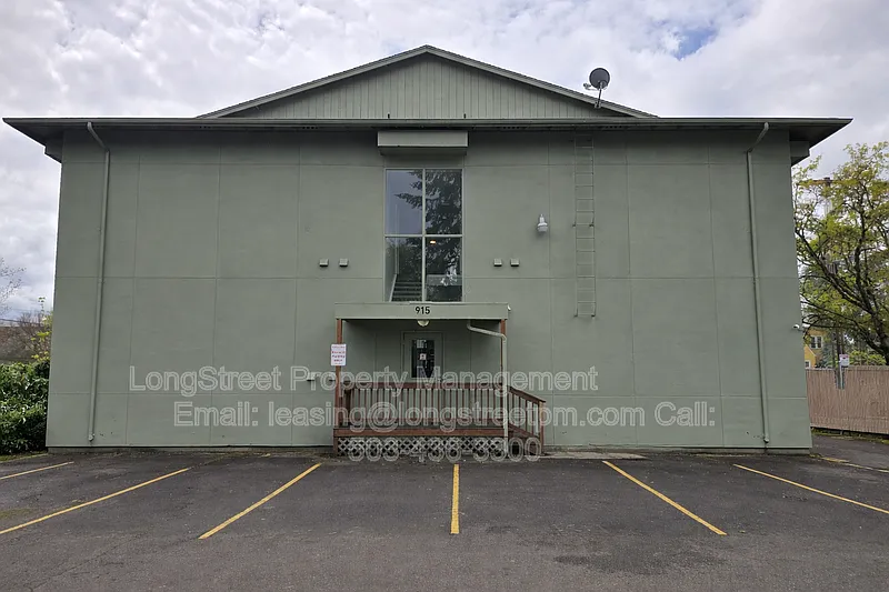 2 bed, 1.0 bath, 725 sqft, $1,495 — Photo 2