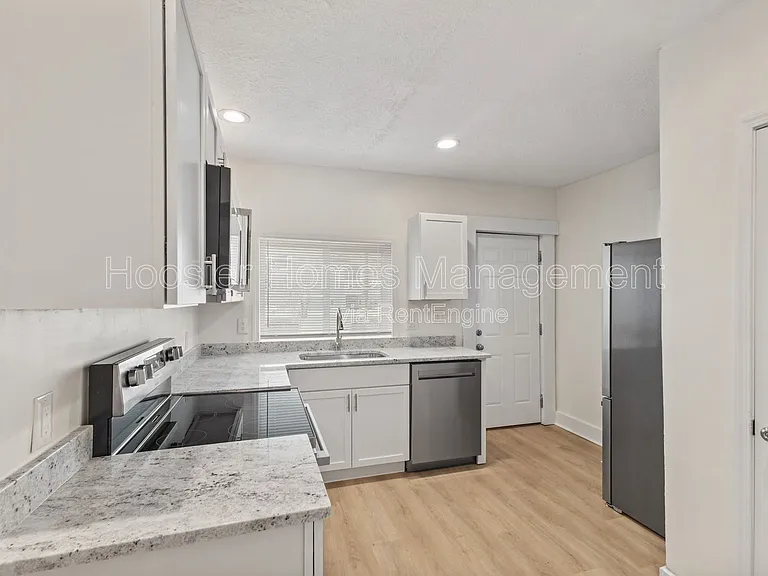 2920 Ruckle St — Photo 14