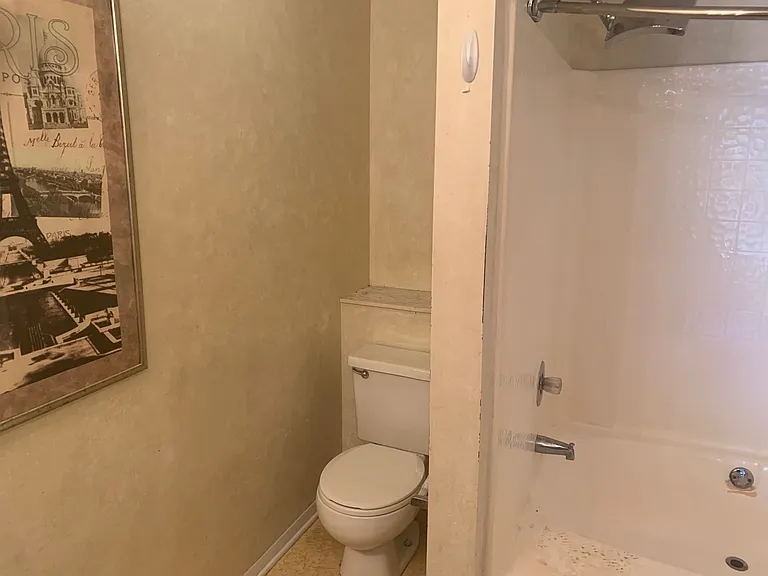 1820-6 Tryon Dr — Photo 29