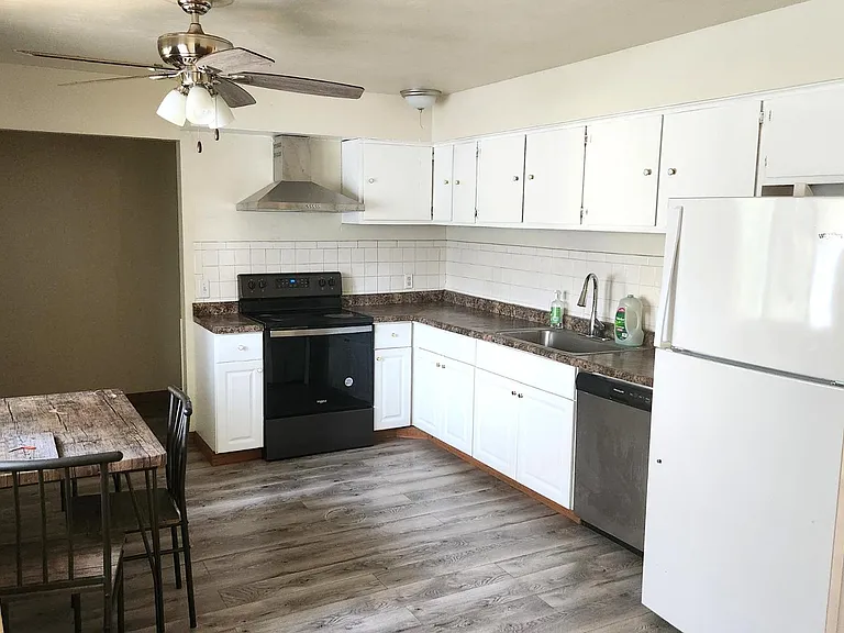 3365 Valleston Pkwy — Photo 3