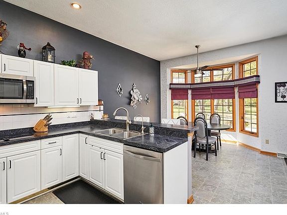 4th image of 2094 S Plaza Dr