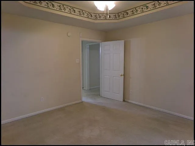 1024 Colonial Dr — Photo 15