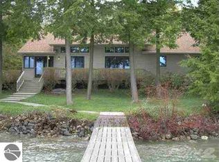9292 Elk Lake Trl, Williamsburg, MI 49690