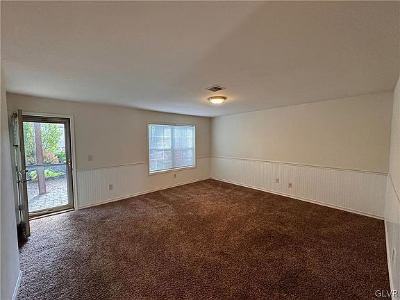 3rd image of 2430 Jeannette Ln
