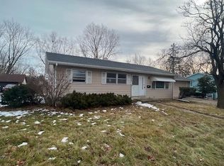 915 N McLean Blvd, Elgin, IL 60123