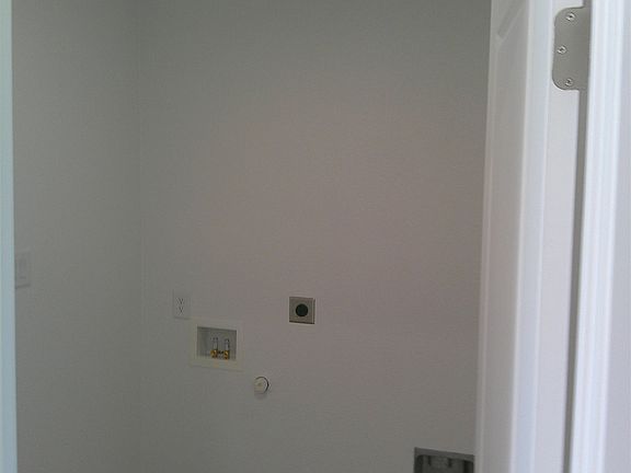 5th image of 11239 E 42nd Pl