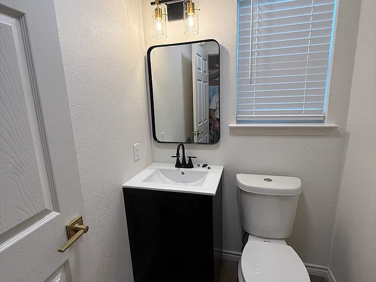 1505 W Pearl St #11 — Photo 10