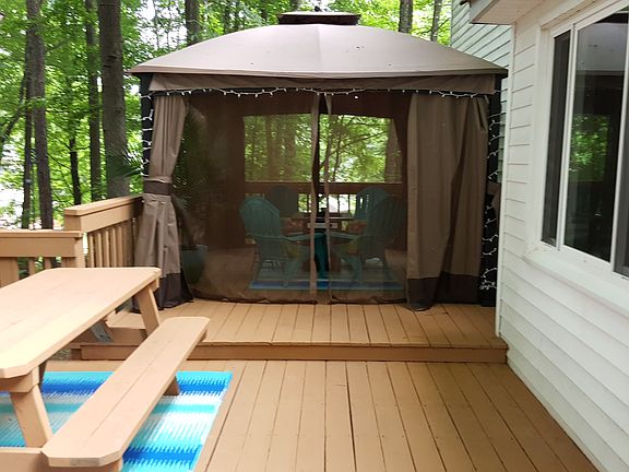 HUGE 12'x32' MULTI - LEVEL