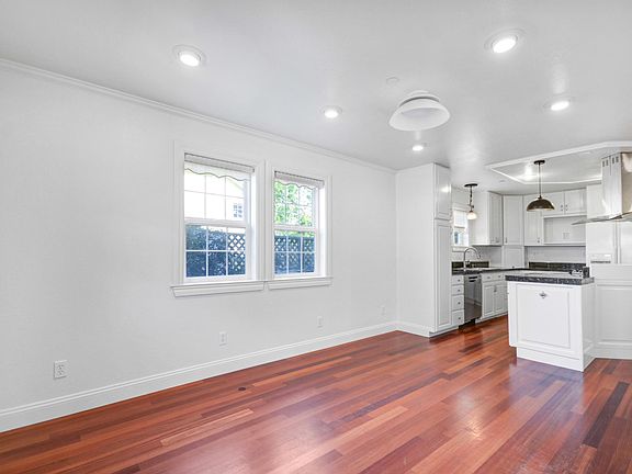 3rd image of 225 1/2 Vallejo St