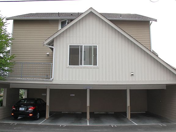 2nd image of 1616 32nd St APT 25
