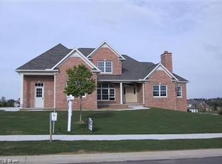 8406 Mackenzie Ave, North Canton, OH 44720
