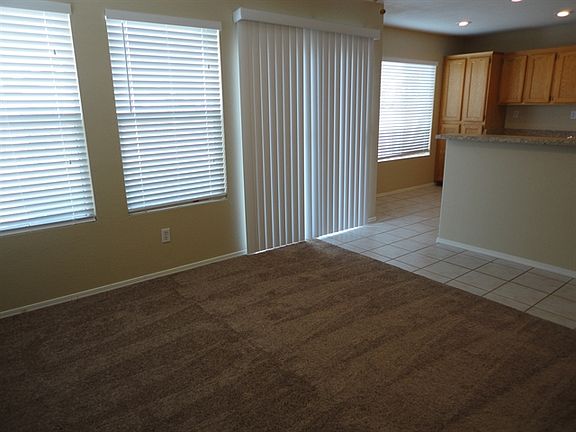 3rd image of 2404 Rue De Versailles