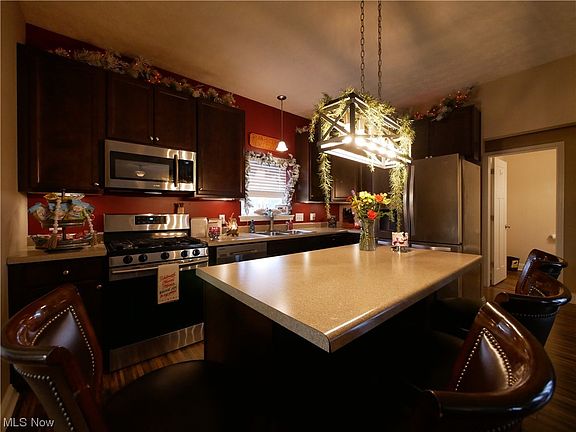 3rd image of 46011 Country Lake Dr