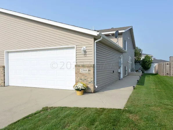 2568 Amber Valley Ct S, Fargo, ND 58104