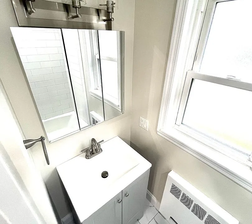 42 Waldo Ave #1C