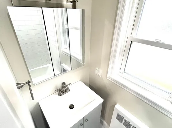 42 Waldo Ave APT 1C, White Plains, NY 10606