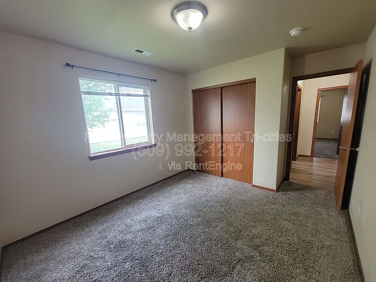 1653 Larkspur Dr — Photo 7