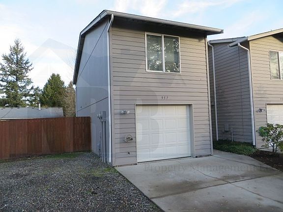 3rd image of 9828 10th Ave E