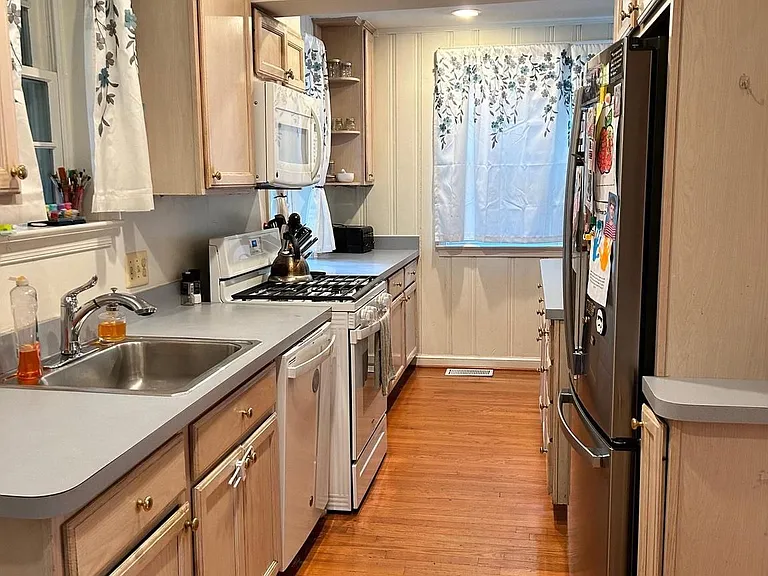 812 Woodside Pkwy — Photo 17